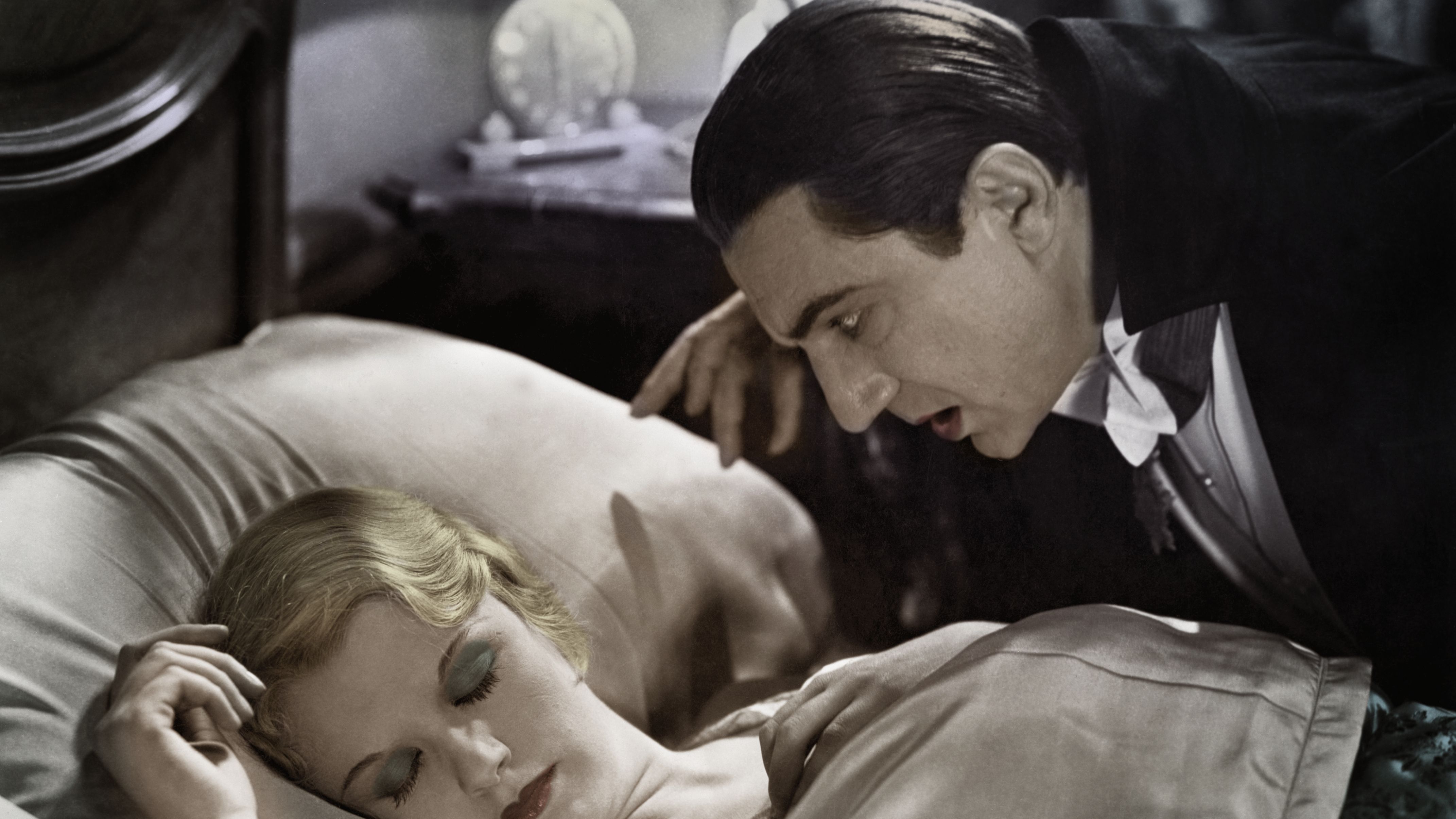 Lujuria. El talante sexual del Conde Drácula también ha sido explotado desde tiempos de Bela Lugosi. Cosas del vampirismo.