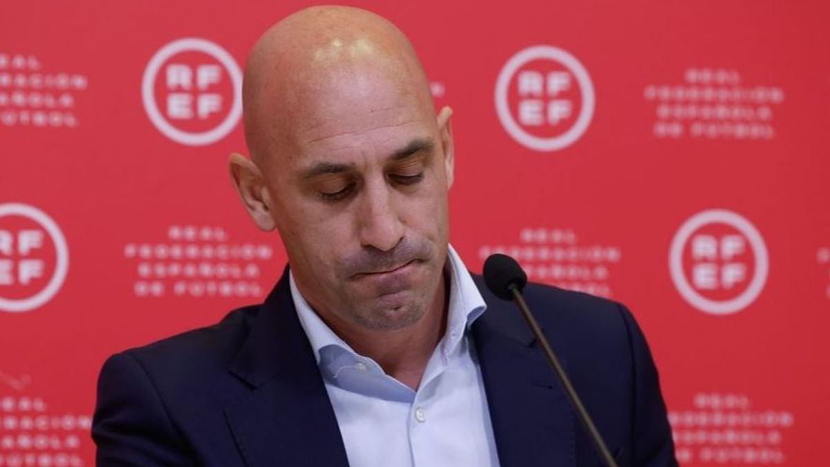 La FIFA suspende a Luis Rubiales y le prohíbe contactar con Jenni Hermoso