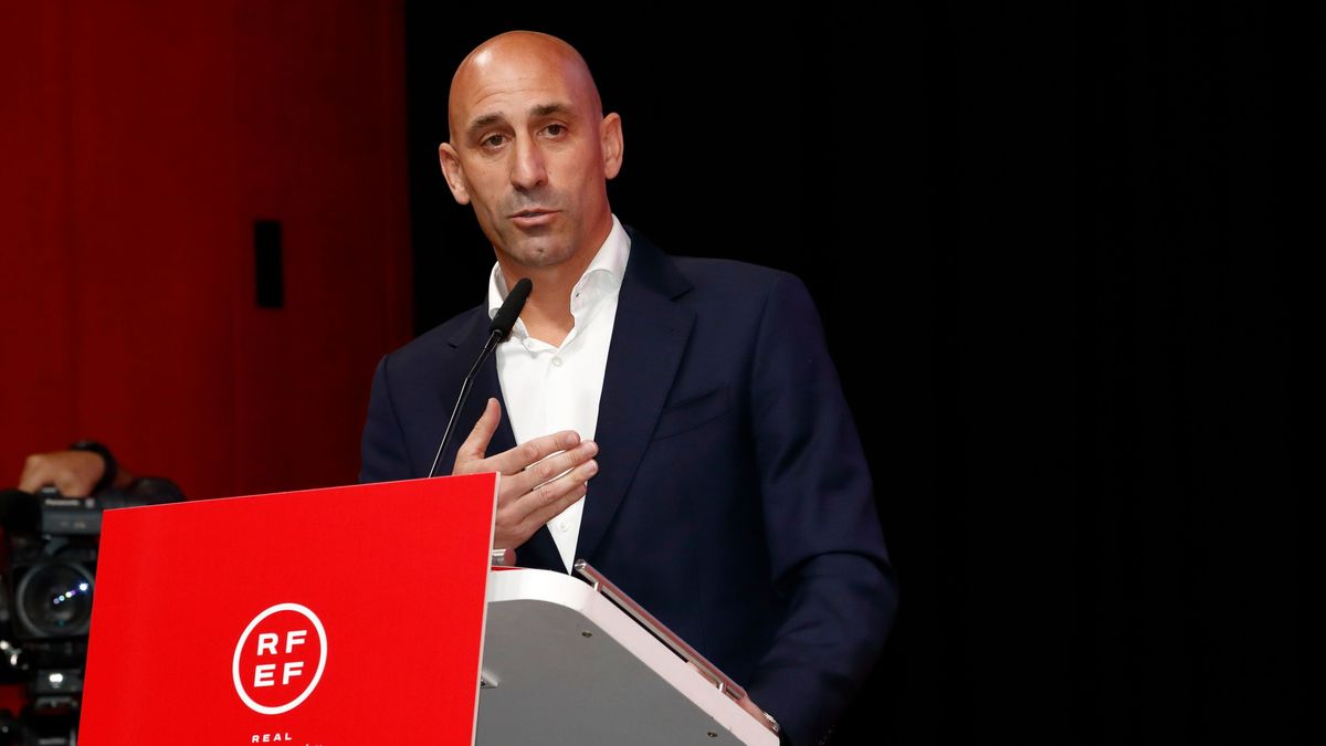 La FIFA suspende a Luis Rubiales