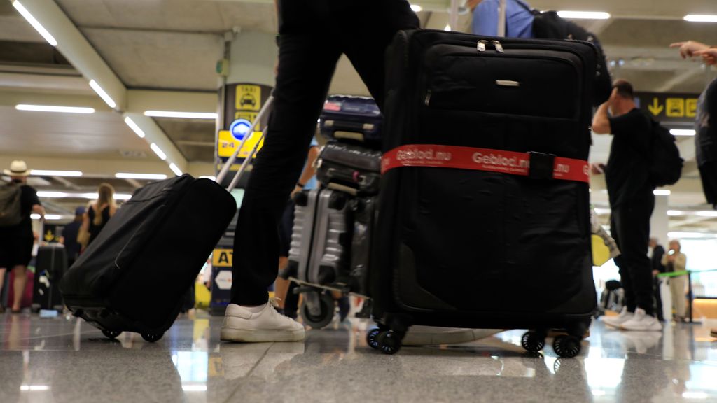 ¿Caben o no las maletas de mano de todos los pasajeros en la cabina del avión?