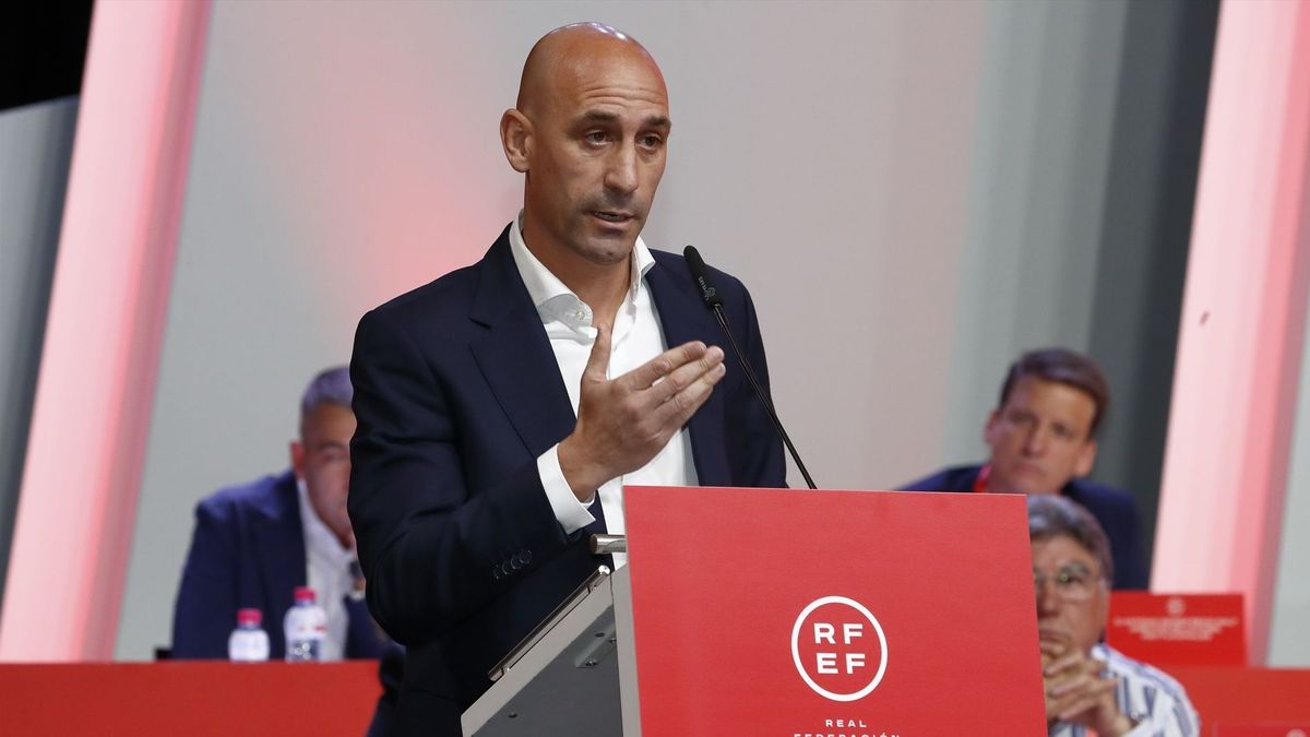 La familia de Luis Rubiales pide que se termine con el "acoso y derribo": "Estamos sufriendo mucho por él"