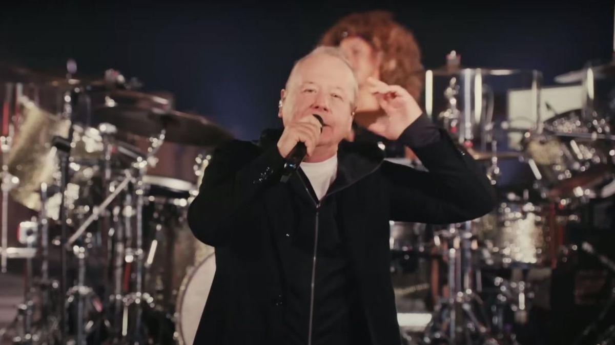 Simple Minds recrean 'New Gold Dream' en una abadía