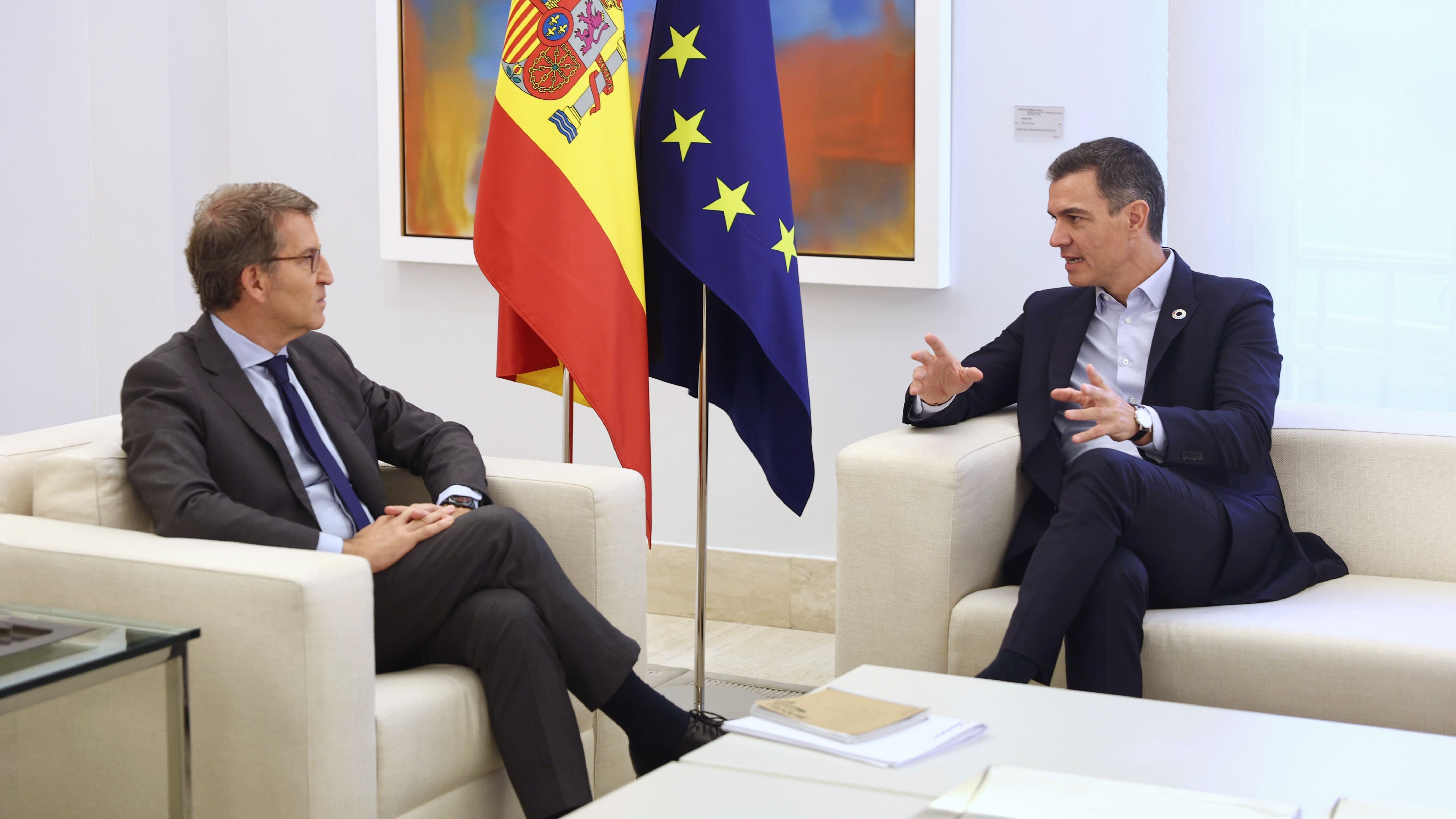 Alberto Núñez Feijóo y Pedro Sánchez se reúnen en el Congreso