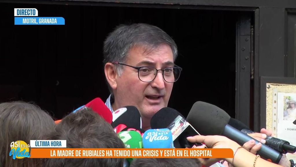 El párroco de la iglesia de Motril, sobre la madre de Luis Rubiales: "Ha sufrido una crisis y ha sido trasladada al hospital"