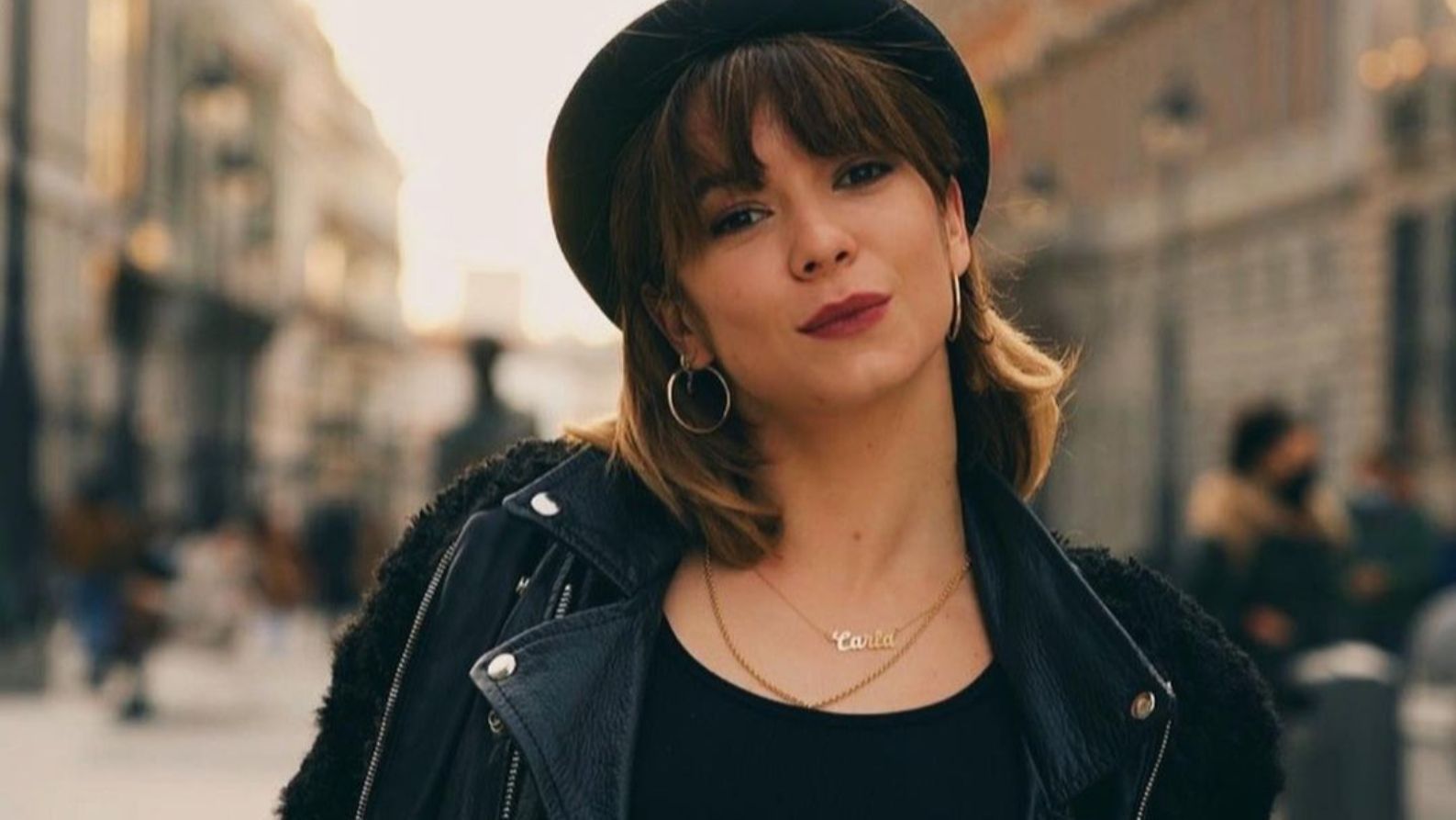 Así es Carla Pulpón, la mujer que da vida a Jing Jing, la mascota de 'Cuentos Chinos'