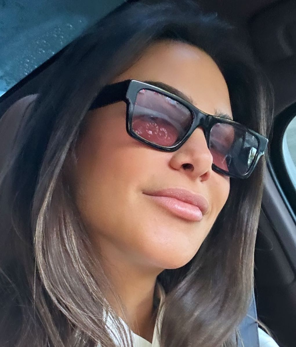 Carla Barber visita el futuro cole de su hijo Bastian