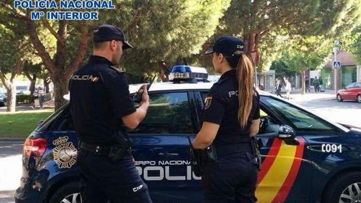 Archivo - Agentes de Policía Nacional.