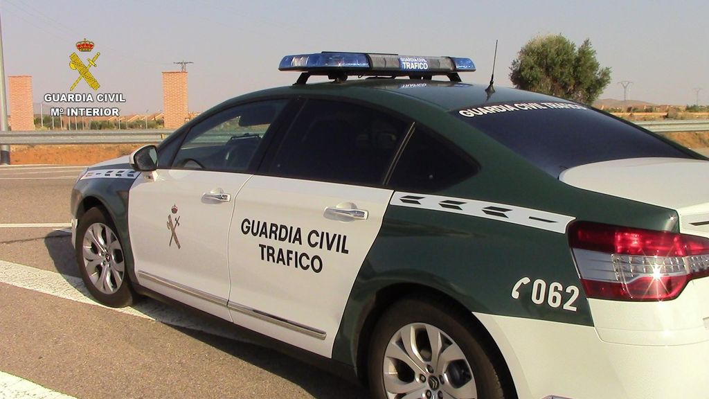 Archivo - Coche de la Guardia Civil de Tráfico