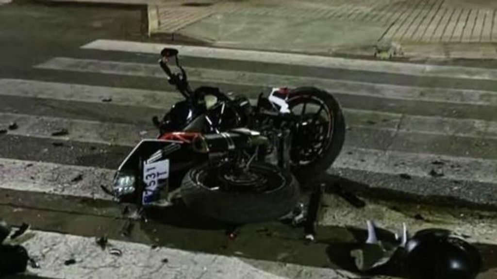 Un conductor arrolla una moto con dos jóvenes de 16 y 17 años en Yecla y se da a la fuga
