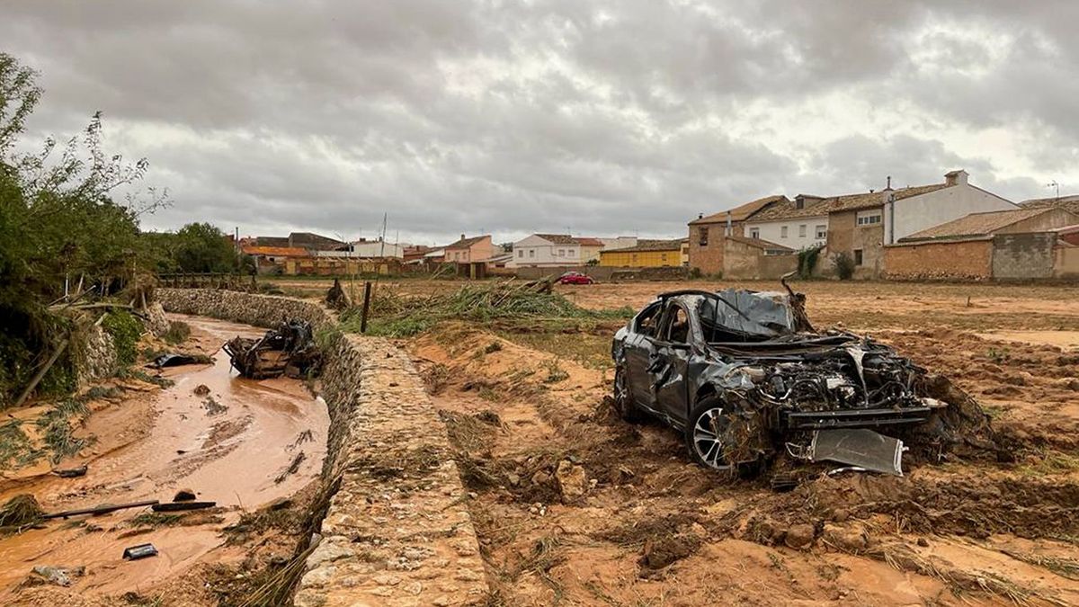 Los daños que deja la DANA: calles anegadas, personas atrapadas en sus coches y casas y carreteras cortadas