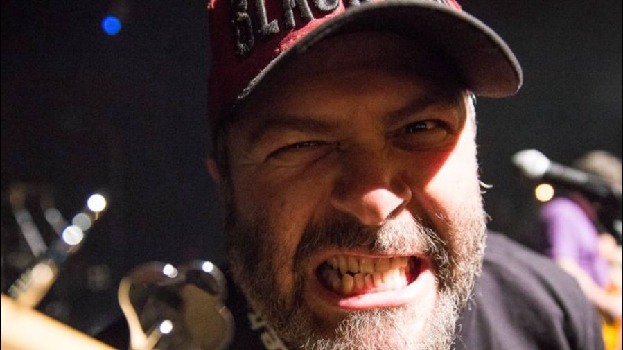 Mingau recibe un disparo en la cabeza