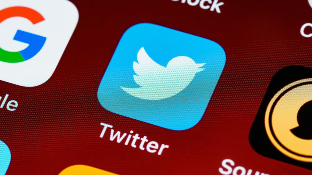 Cómo cambiar el logo de Twitter X al pájaro azul