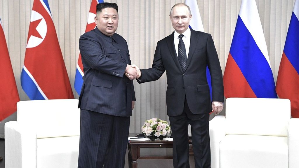 El mandatario de Corea del Norte, Kim Jong Un, junto al presidente ruso, Vladimir Putin