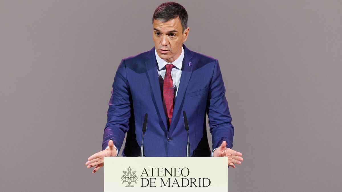 El presidente del Gobierno en funciones, Pedro Sánchez, durante su conferencia en el Ateneo de Madrid El presidente del Gobierno en funciones, Pedro Sánchez, durante su conferencia en el Ateneo de Madrid