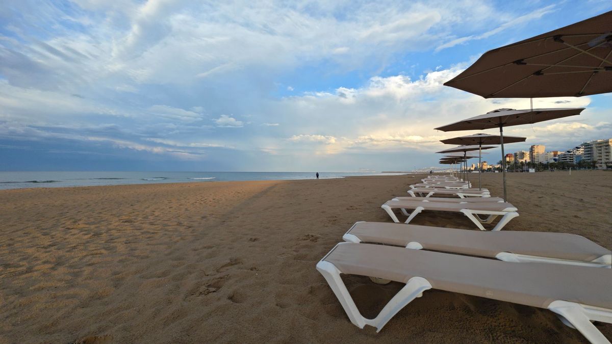 Playa de Gandía, donde una mujer ha encontrado parte de una pierna y una cadera