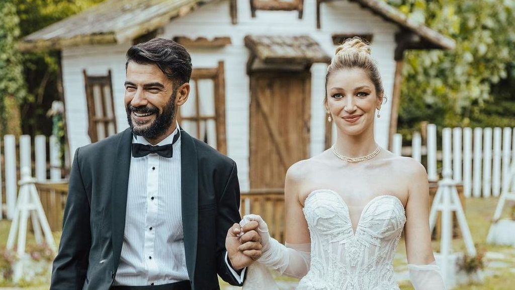 Rüzgar Aksoy se ha casado con Yasemin Sancaklı: las imágenes de la boda