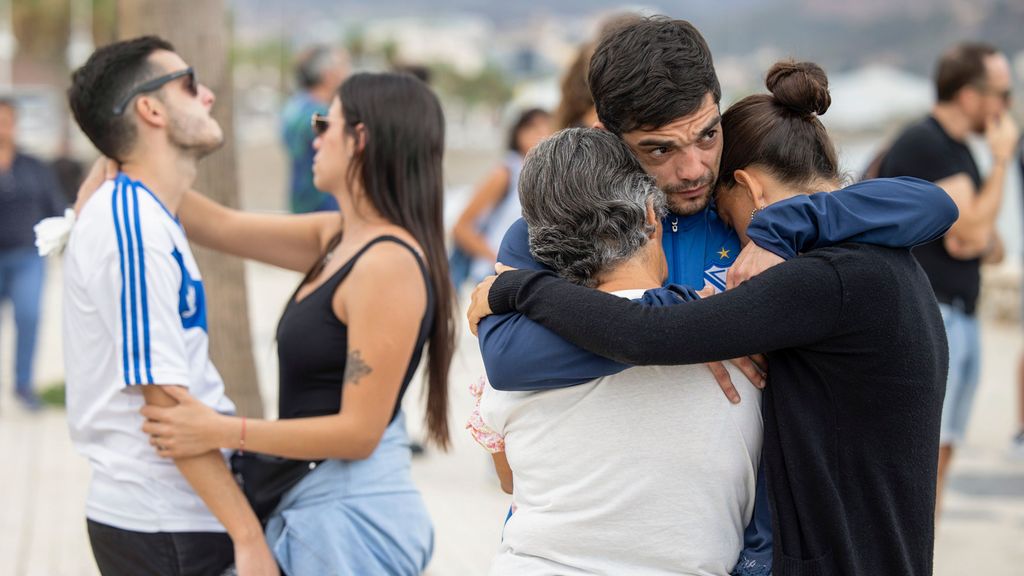 Los familiares de los paddle surfistas desparecidos en Málaga: "Que la búsqueda continúe"