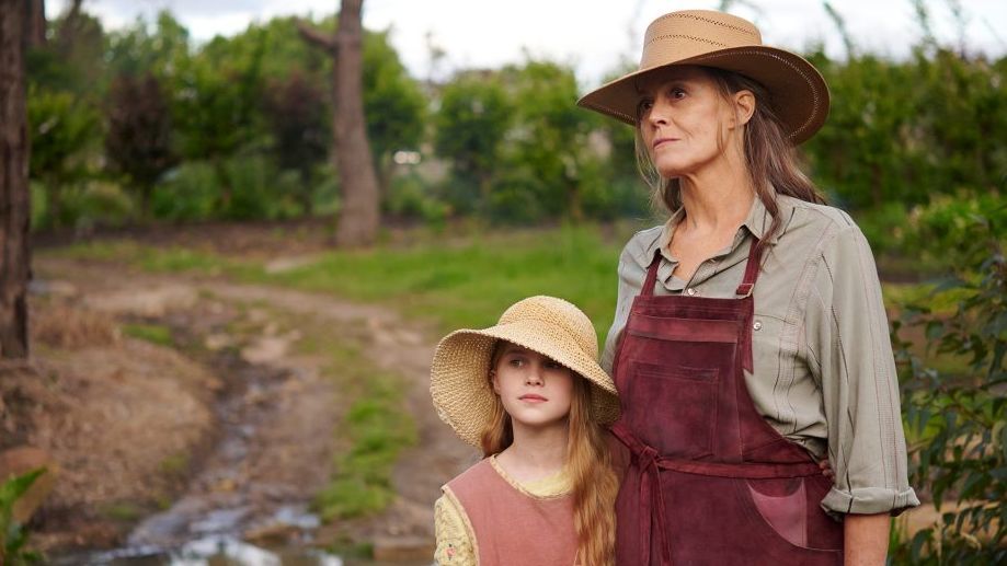 Matriarcado. Alice y June Hart en Thornfield, refugio de las 'flores perdidas'.