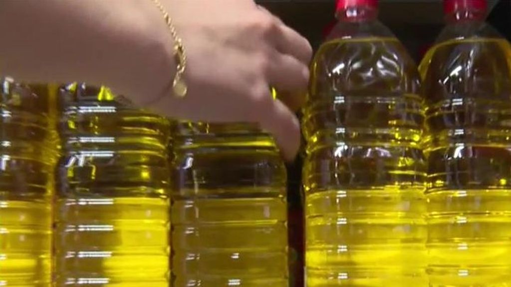 ¿Por qué fuera de España el aceite de oliva es más barato?: Una experta explica el principal motivo