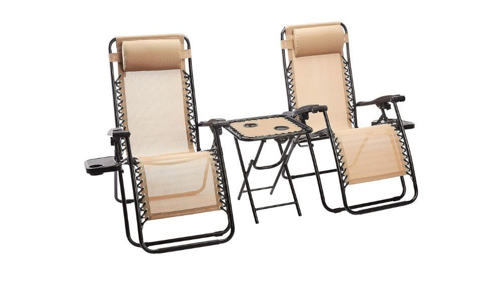 Set de 2 tumbonas para exteriores con mesa auxiliar Amazon Basics