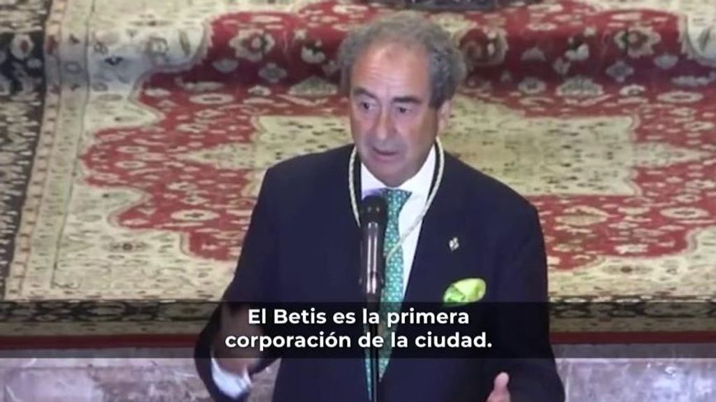 El Hermano Mayor de la Macarena la lía ensalzando al Betis: sus palabras causan el revuelo entre las peñas sevillistas
