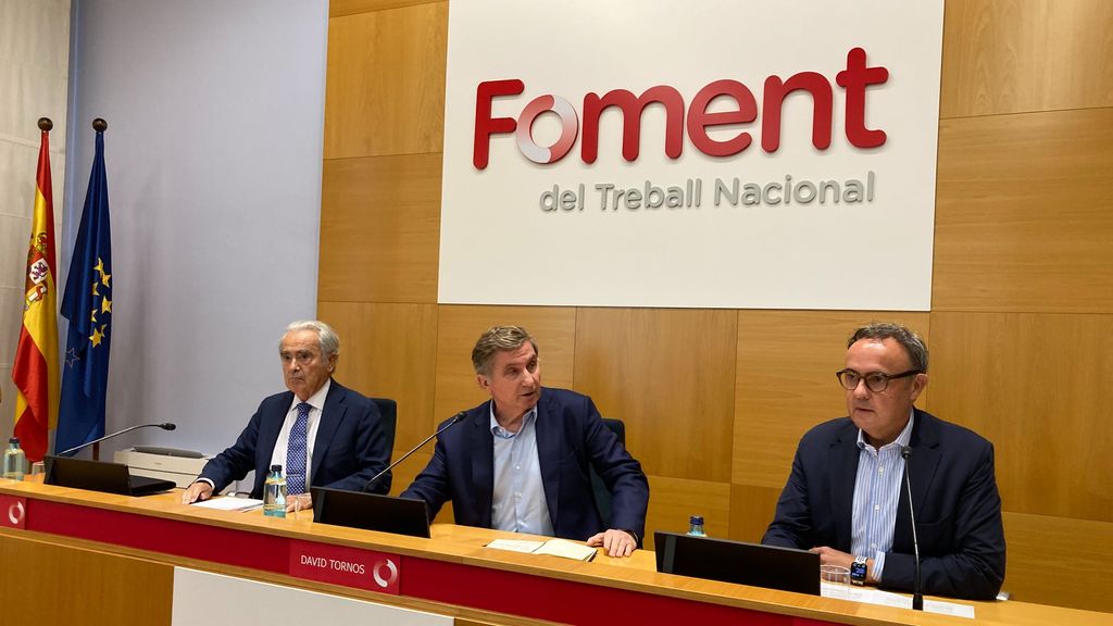 El abogado José Soria, el secretario general de la patronal, David Tornos, y el presidente de Barcelona Oberta, Gabriel Jené