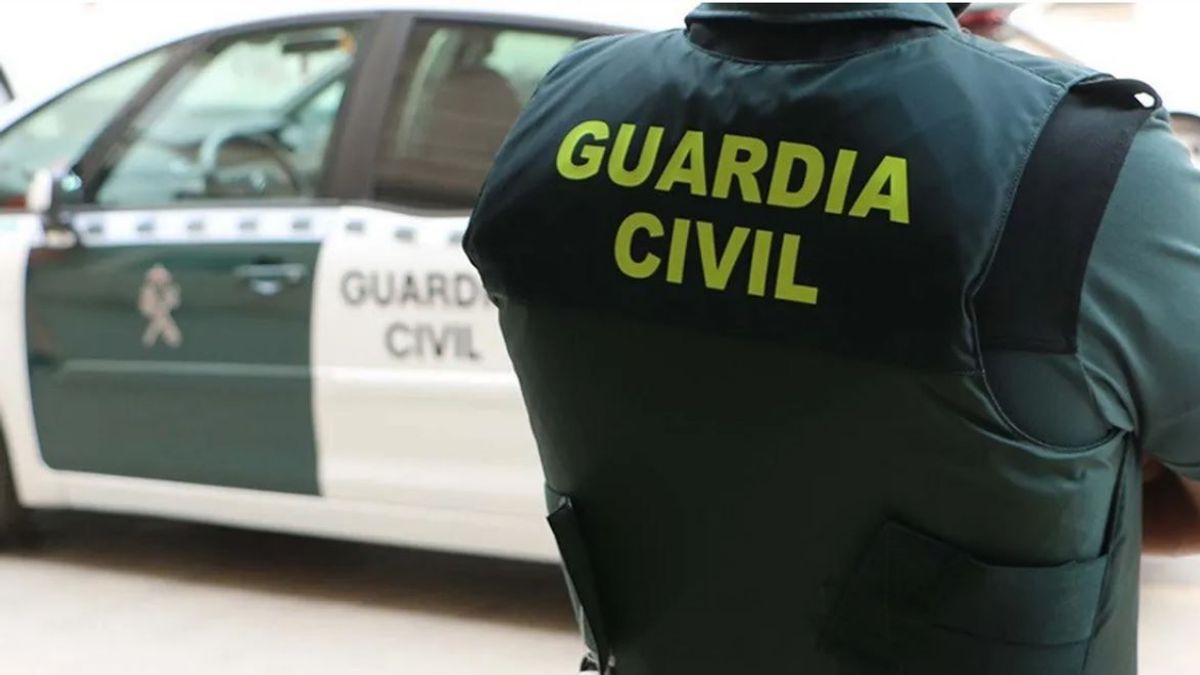 La Guardia Civil recibió un aviso pero cuando llegó a la zona ya la mujer había dado a luz sola