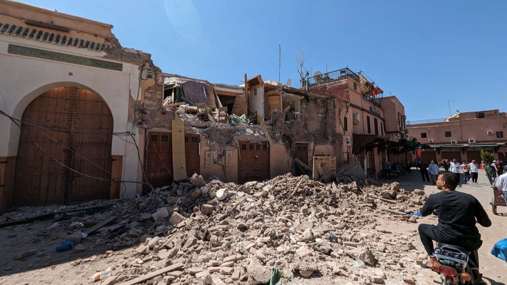 1.037 muertos y 1.024 heridos por un terremoto de magnitud 7