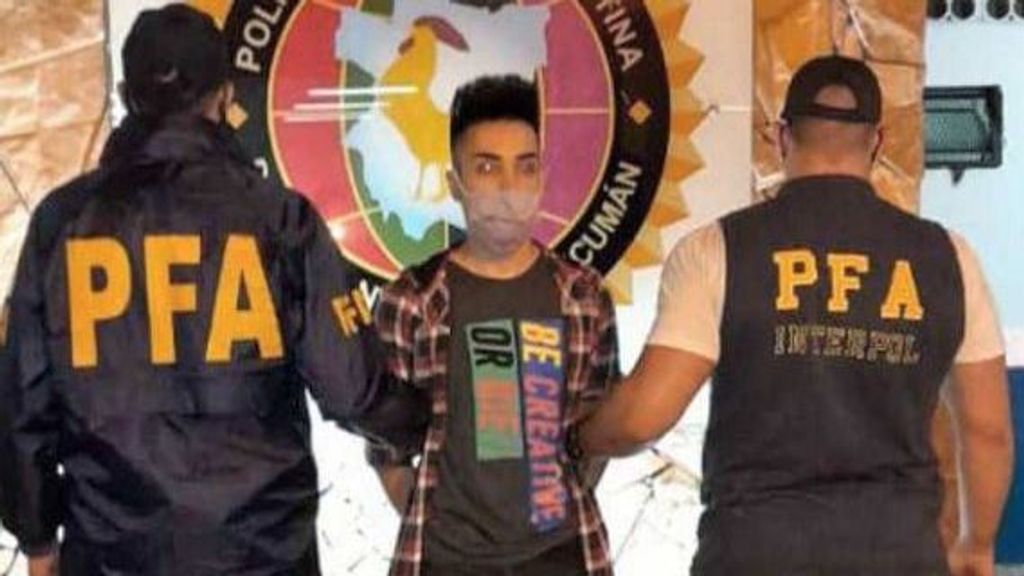 El llamado asesino de Grindr, Julián Ovejero, fue extraditado desde Tucumán, Argentina adonde huyó tras el asesinato que habría cometido en Madrid, España.