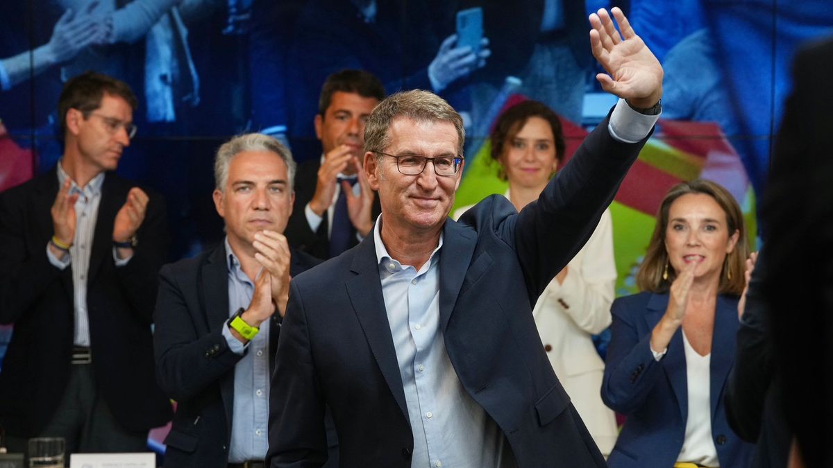 El presidente del PP, Alberto Núñez Feijóo, reúne en Génova a la plana mayor del partido El presidente del PP, Alberto Núñez Feijóo, reúne en Génova a la plana mayor del partido