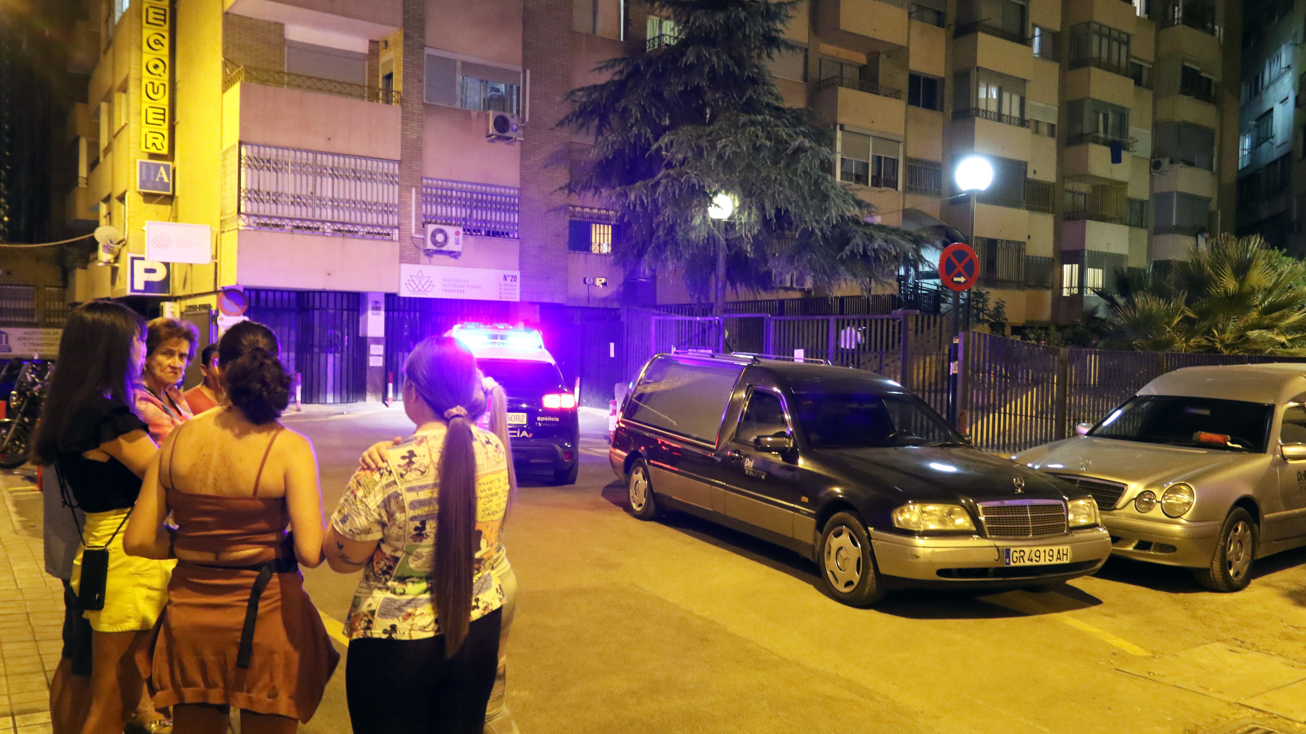 Hallada muerta una mujer en una vivienda de Granada después de que un hombre se precipitase al vacío