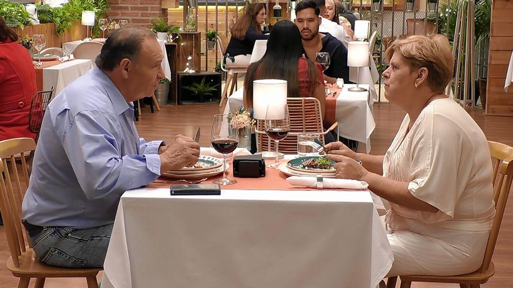 Carmen y Juan durante su cita en 'First Dates'