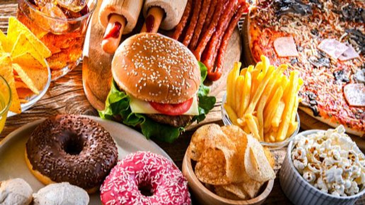 Foods enhancing the risk of cancer. Junk food Foods enhancing the risk of cancer. Junk food