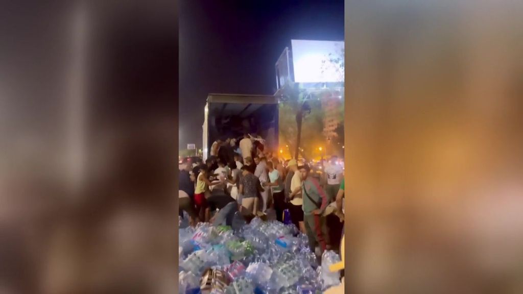 Los marroquíes comienzan a mandar camiones cargados con ayuda a las zonas afectadas por el terremoto