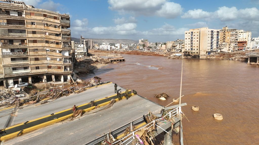 Libia teme que los muertos por las inundaciones lleguen a 20.000: "El mar arroja cadáveres constantemente"