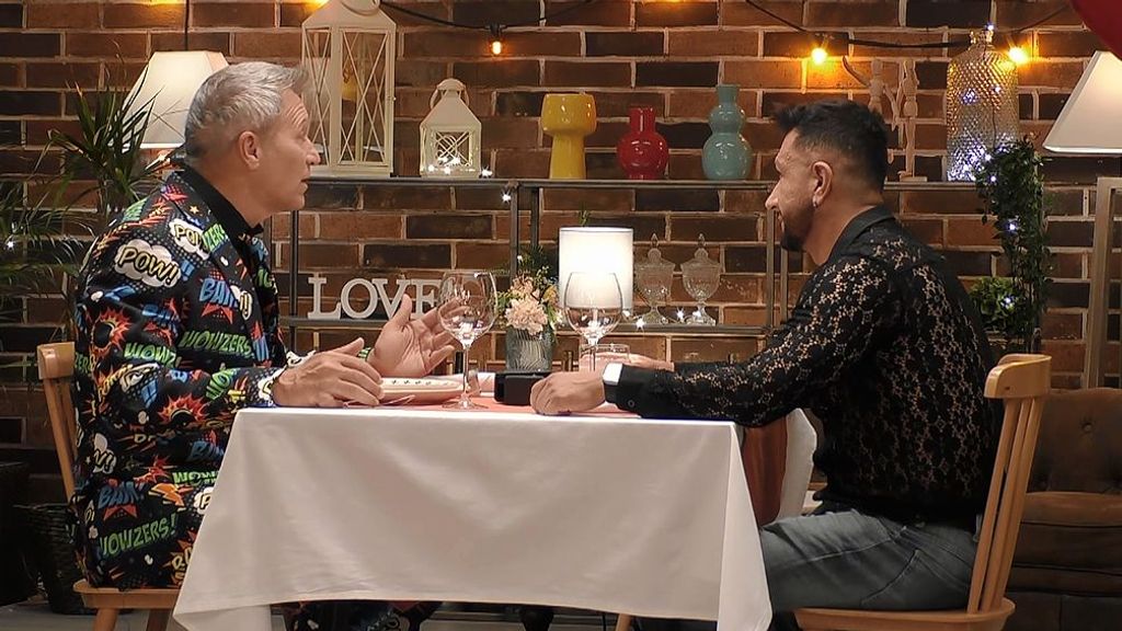 Mateo y Miguel durante su cita en 'First Dates'