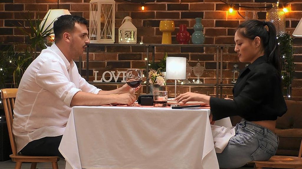 Daniel y Sexy durante su cita en 'First Dates'