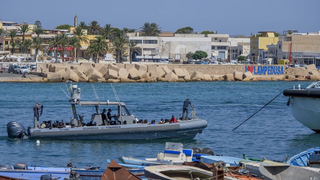 Tregua en las llegadas de migrantes a Lampedusa: continúan con más de 7.000 migrantes
