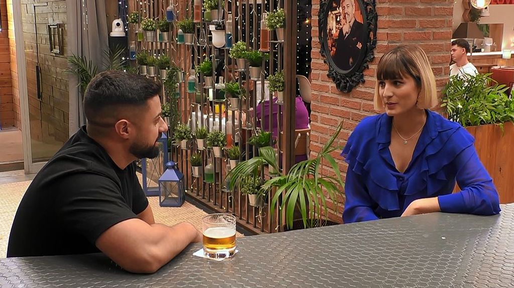 Débora y Carlos durante su cita en 'First Dates'