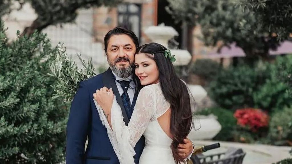 Deniz Çakır se ha casado: las fotos de su boda, en vídeo