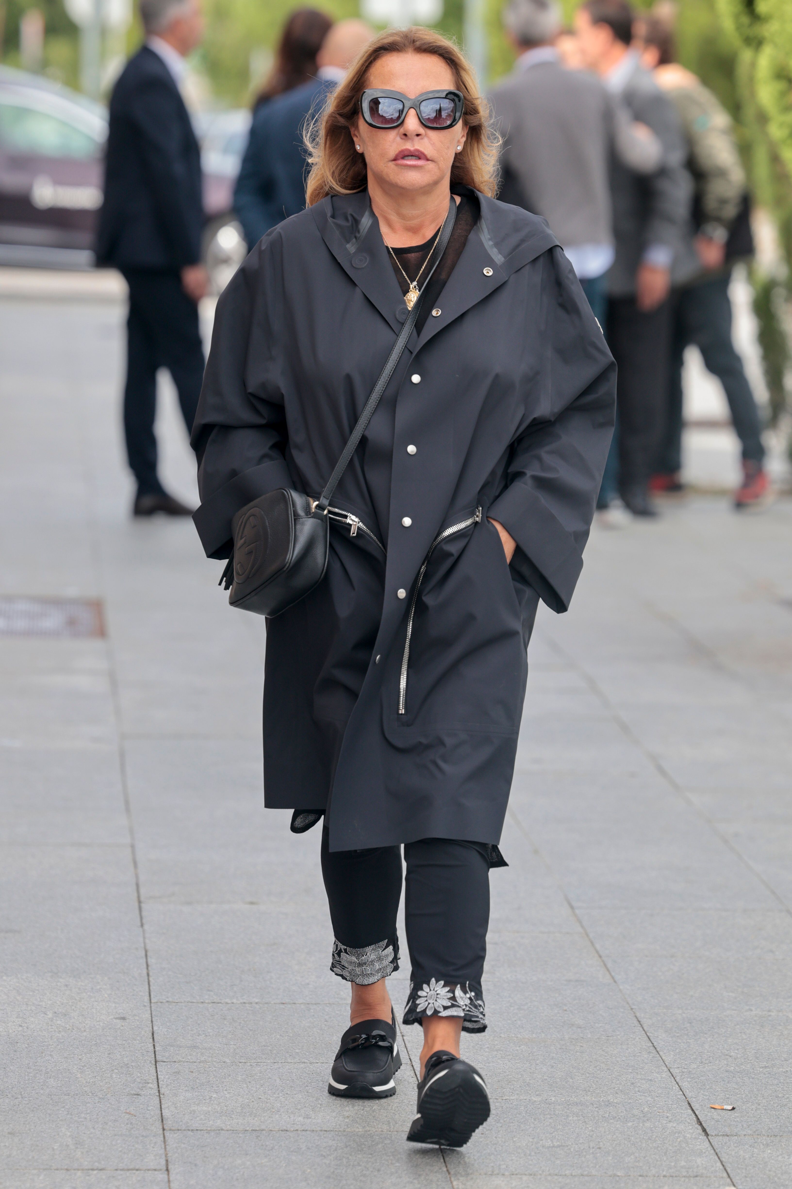 Amigos y compañeros de profesión dan el último adiós a Pepe Domingo Castaño en el Tanatorio de Pozuelo