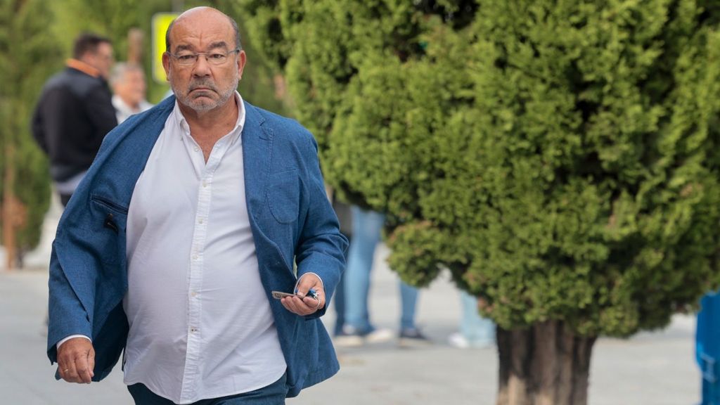 Las fotos de la despedida en la capilla ardiente de Pepe Domingo Castaño en Madrid