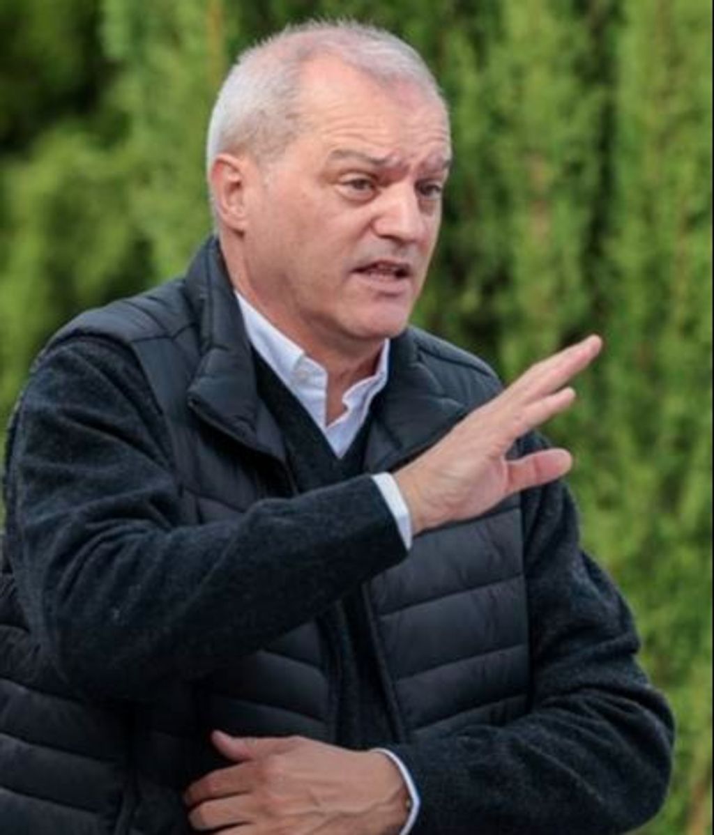 Las fotos de la despedida en la capilla ardiente de Pepe Domingo Castaño en Madrid