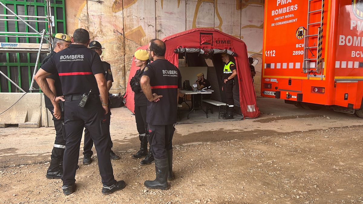 Más de 50 efectivos trabajan en el dispositivo de búsqueda del desaparecido arrastrado por el agua en Paterna