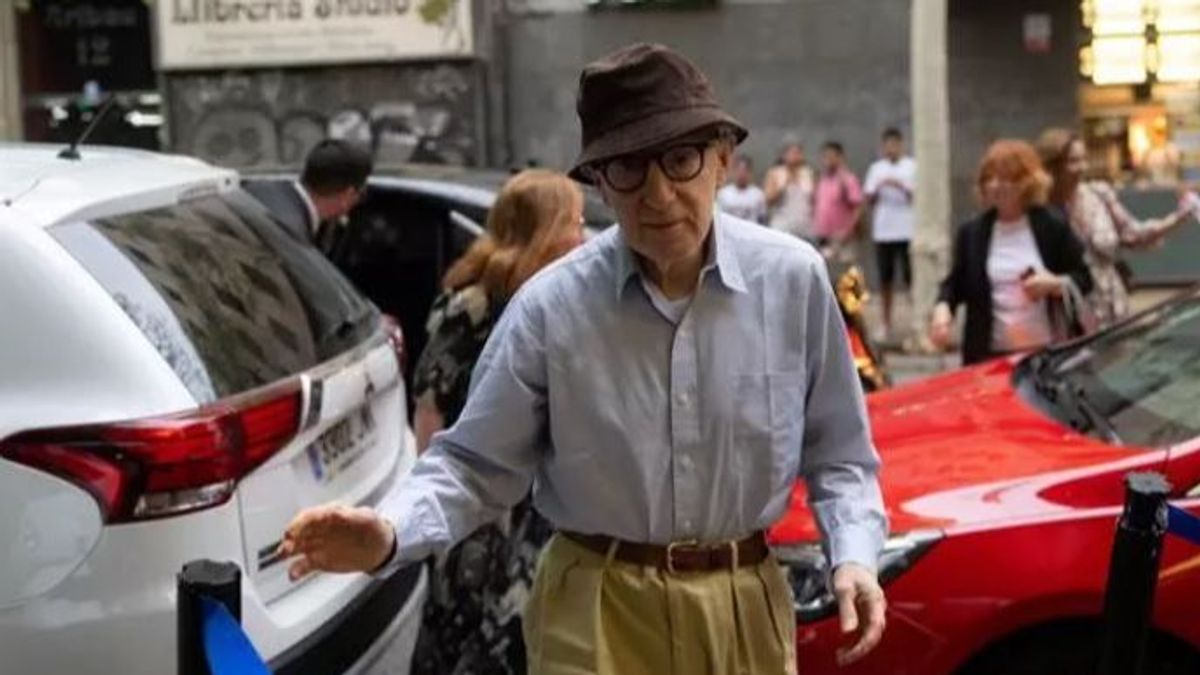 Woody Allen asiste en Barcelona al preestreno de su nuevo filme, 'Golpe de suerte'