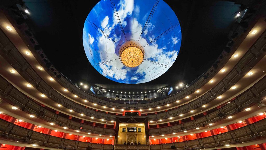 'Cielo', de Jaume Plensa, dentro del Teatro Real