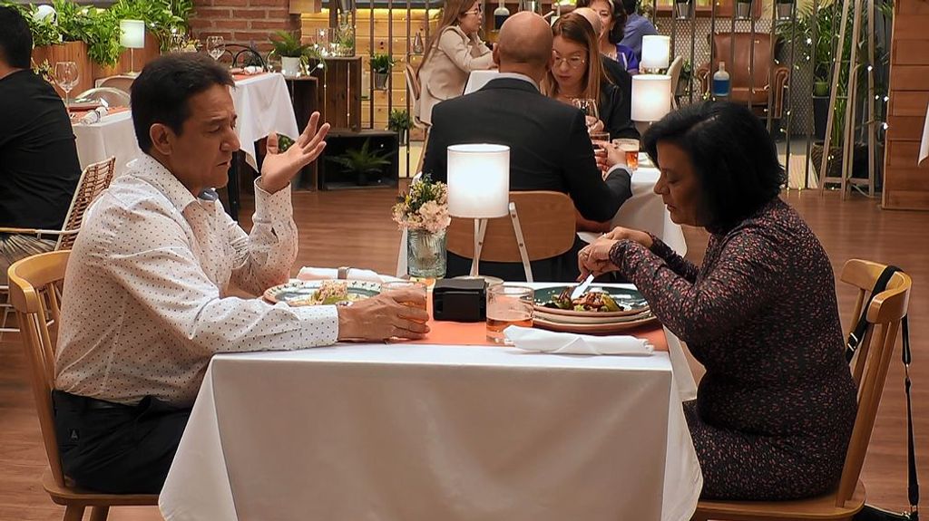 Emilio y Paz durante su cita en 'First Dates'