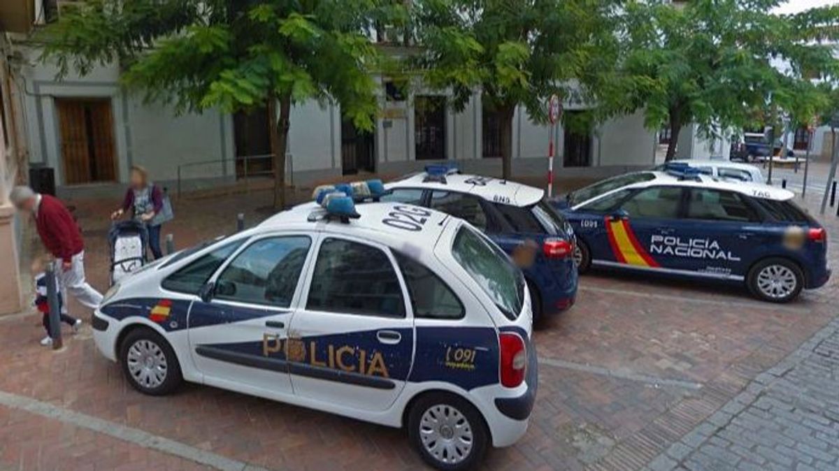 Madres de Almendralejo denuncian la difusión de imágenes de sus hijas 'desnudas' creadas con Inteligencia Artificial Madres de Almendralejo denuncian la difusión de imágenes de sus hijas 'desnudas' creadas con Inteligencia Artificial