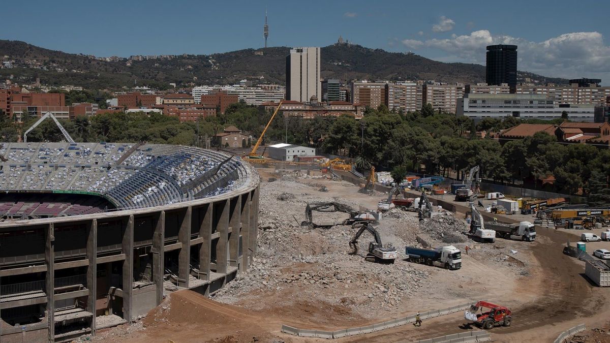 El Spotify Camp Nou durante las obras para su remodelación, a 4 de agosto de 2023, en Barcelona, Catalunya (España).