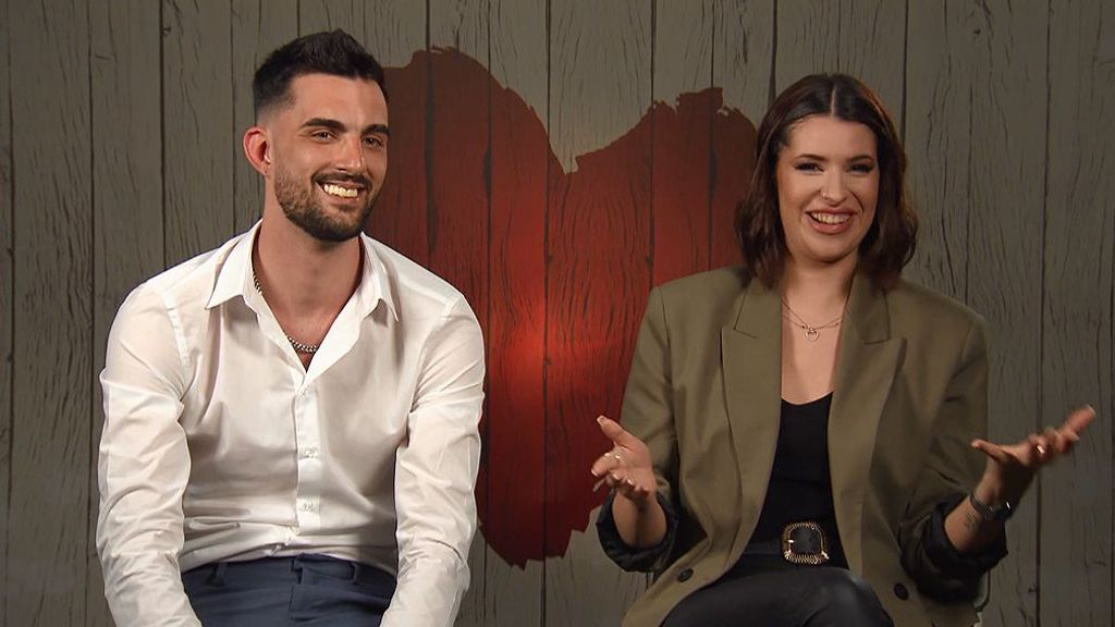 Jesús y Carla durante su cita en 'First Dates'